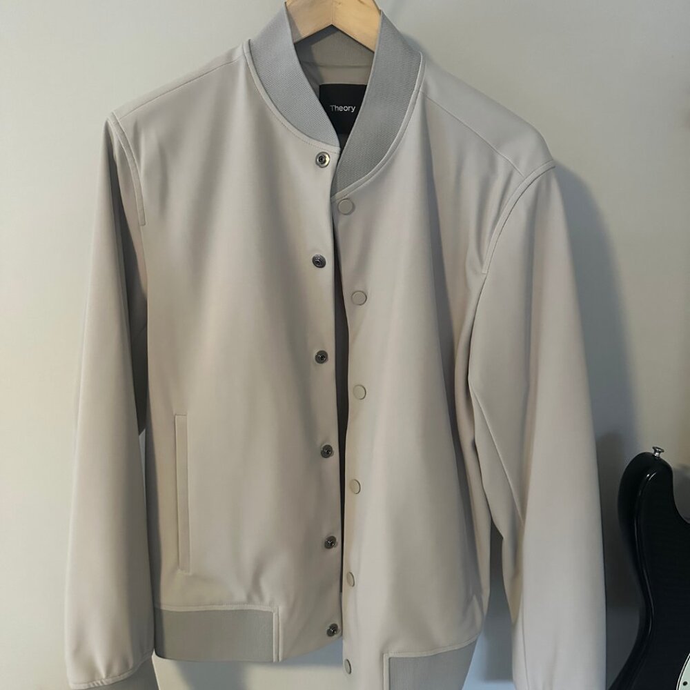 Theory - Murphy Bomber Jacket in Precision Ponte - Putty (Medium)